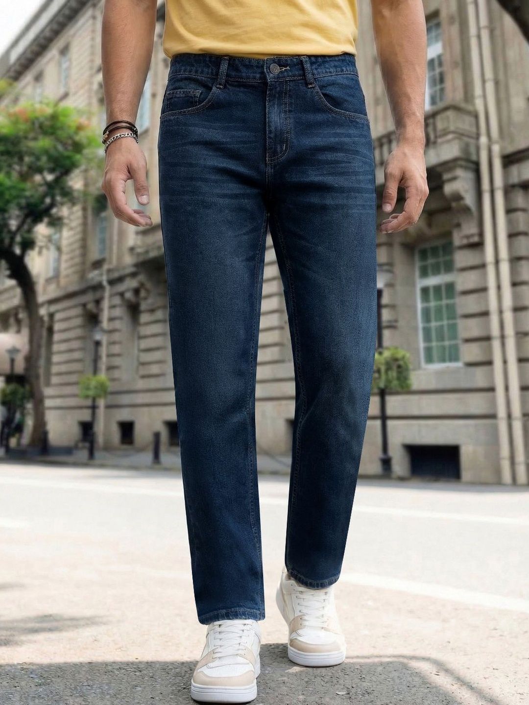 Urbano Fashion Men Relaxed Fit Mid-Rise Heavy Fade Jeans