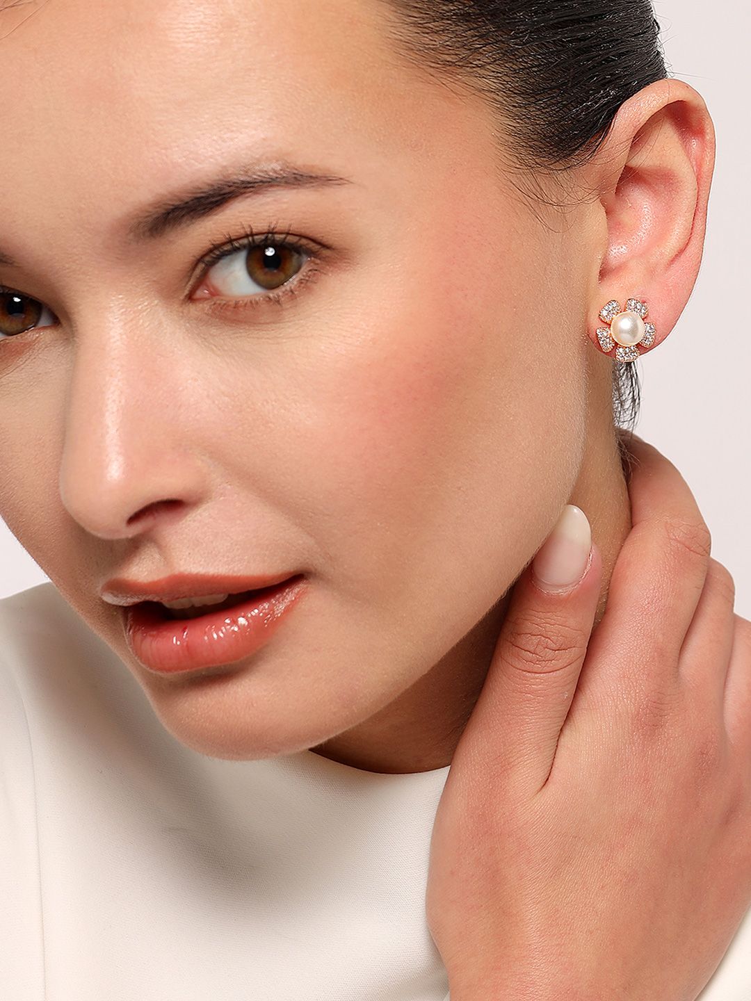 Nilu's Collection Floral Studs Earrings