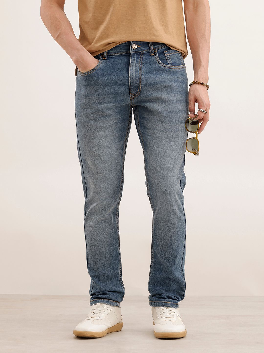 WROGN WROGN Men Slim Fit Mid-Rise Heavy Fade Stretchable Jeans