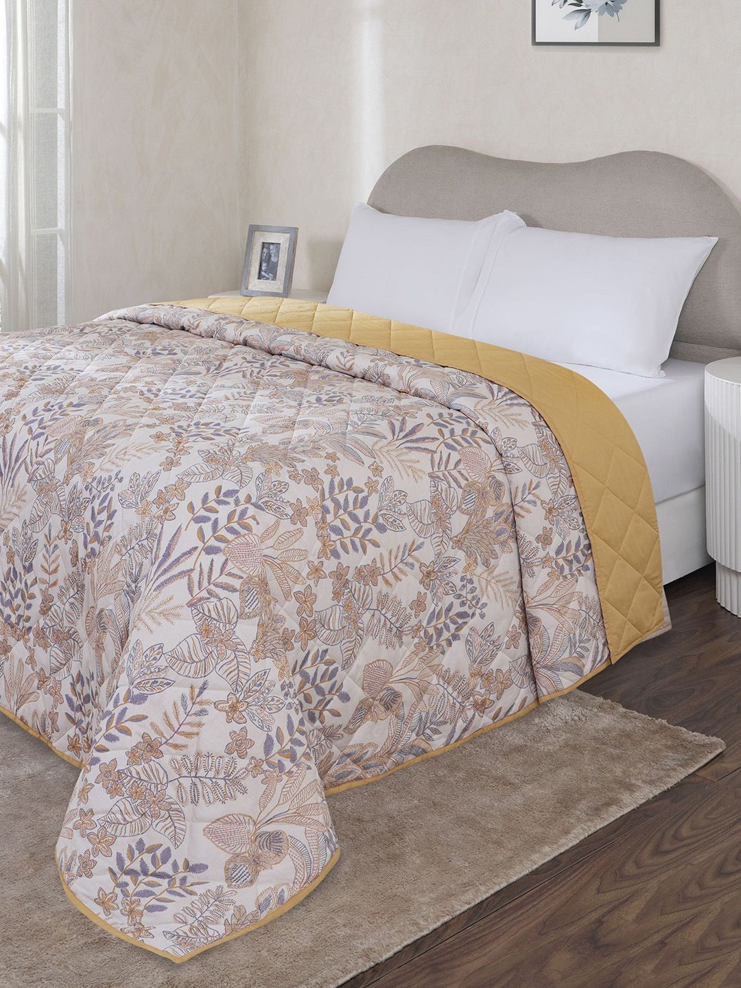 MASPAR MASPAR Ywllow & White Printed Cotton Lightweight AC Room Double Bed Quilt