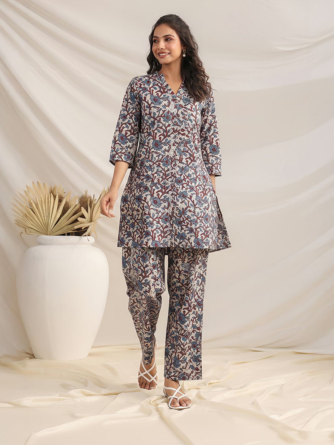 Janasya Women Beige Pure Cotton Floral Printed Straight Co-ord Set