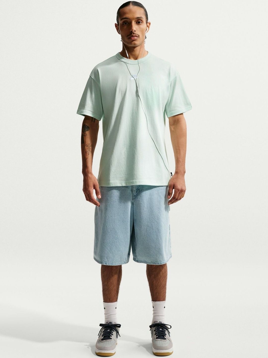 Nike Nike  Men Sportswear Premium EssentialsT-Shirt