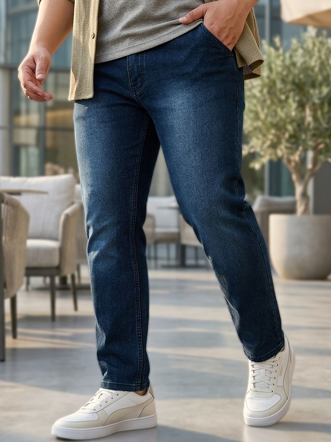 Urbano Plus Men Dark Blue Regular Fit Washed Light Fade Stretchable Jeans