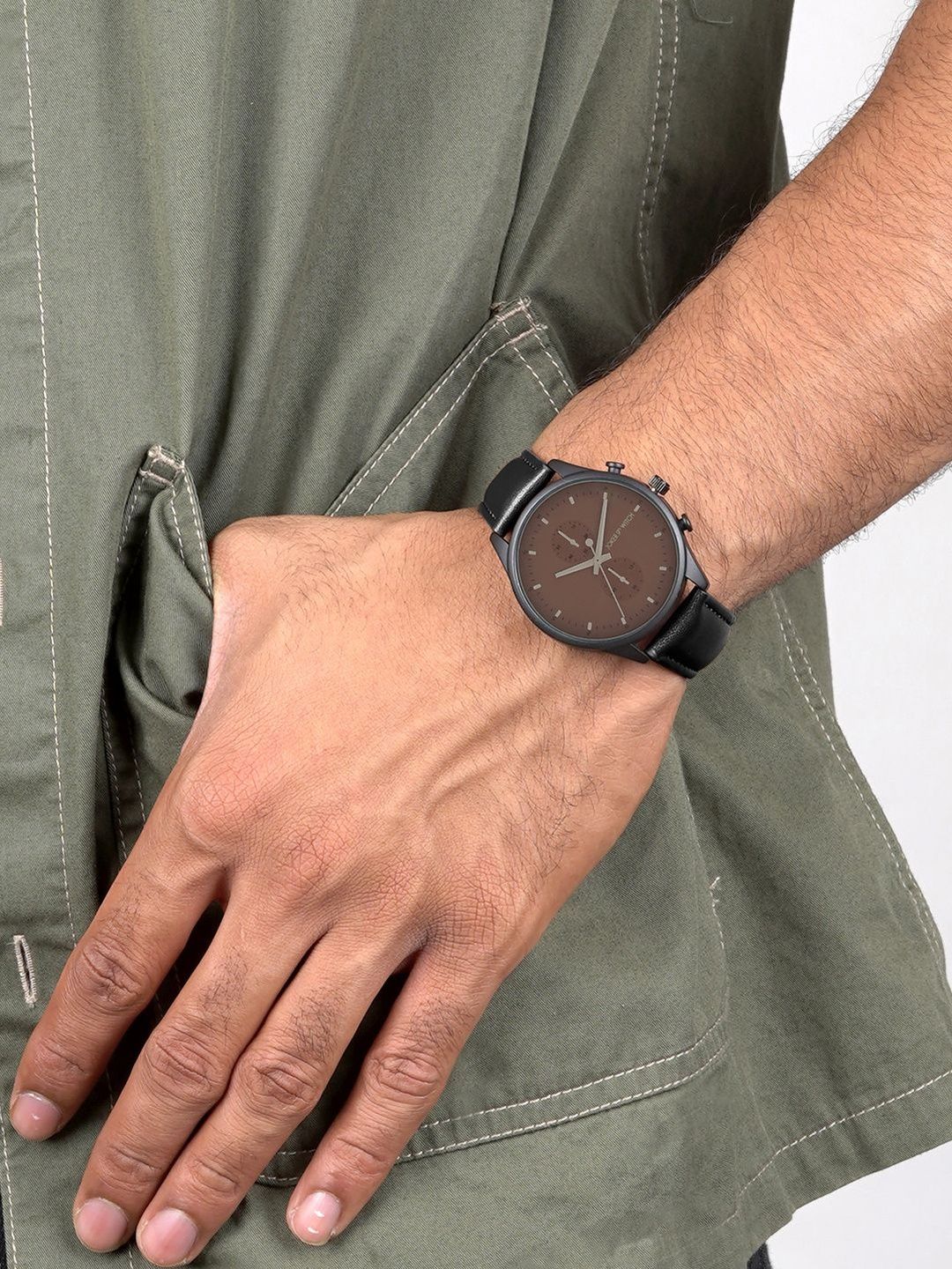 VALIEM MM JOKER BITTER Mサイズ Buy JOKER & WITCH Men Dial & Leather Straps Watch AMWW1202