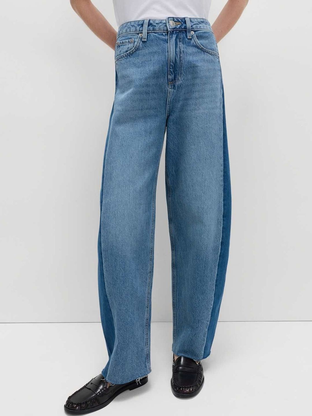 Mid Rise Barrel Jeans
