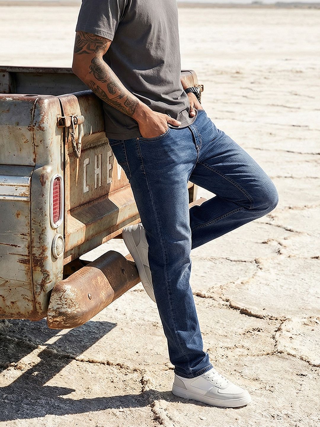 The Roadster Life Co. Men Mid-Rise Light Fade Stretchable Regular Fit Jeans