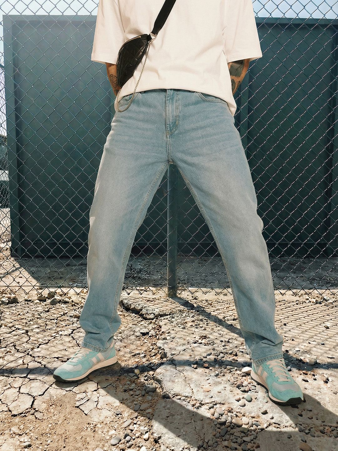 Buy The Roadster Life Co. Men Straight Fit Light Fade Jeans