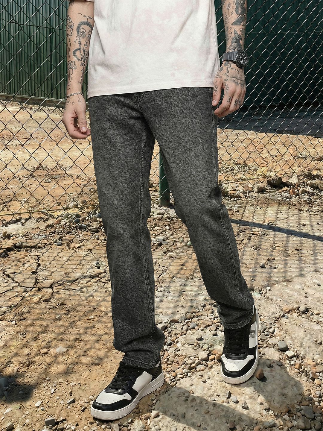 The Roadster Life Co. Men Slim Fit Light Fade Stretchable Jeans