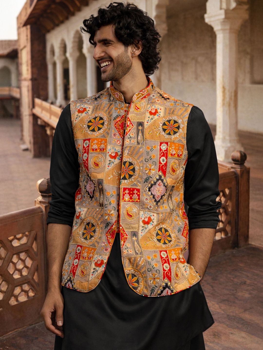 VASTRAMAY Embroidered Mandarin Collared Nehru Jackets