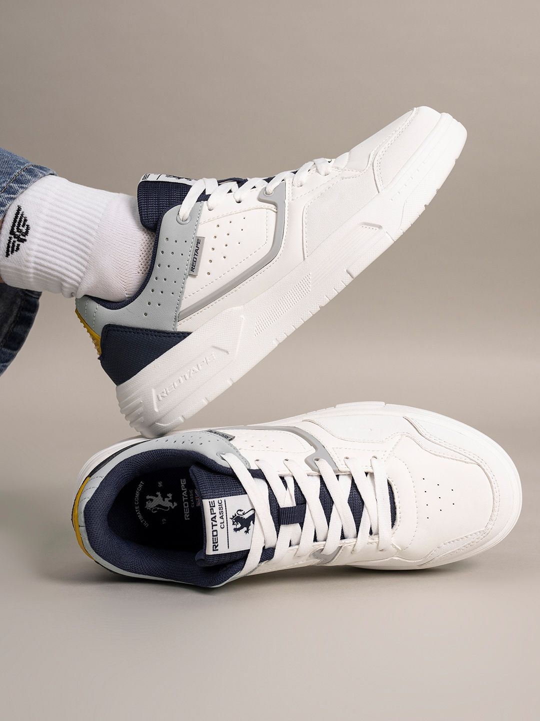 Red Tape RT Nimbus Men Solid Sneakers