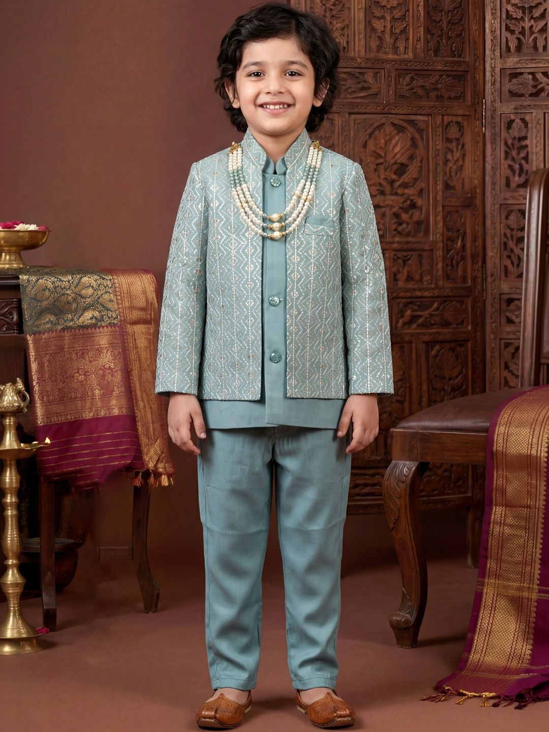 BT DEZINES Boys Embroidered Mandarin Collar Sherwani
