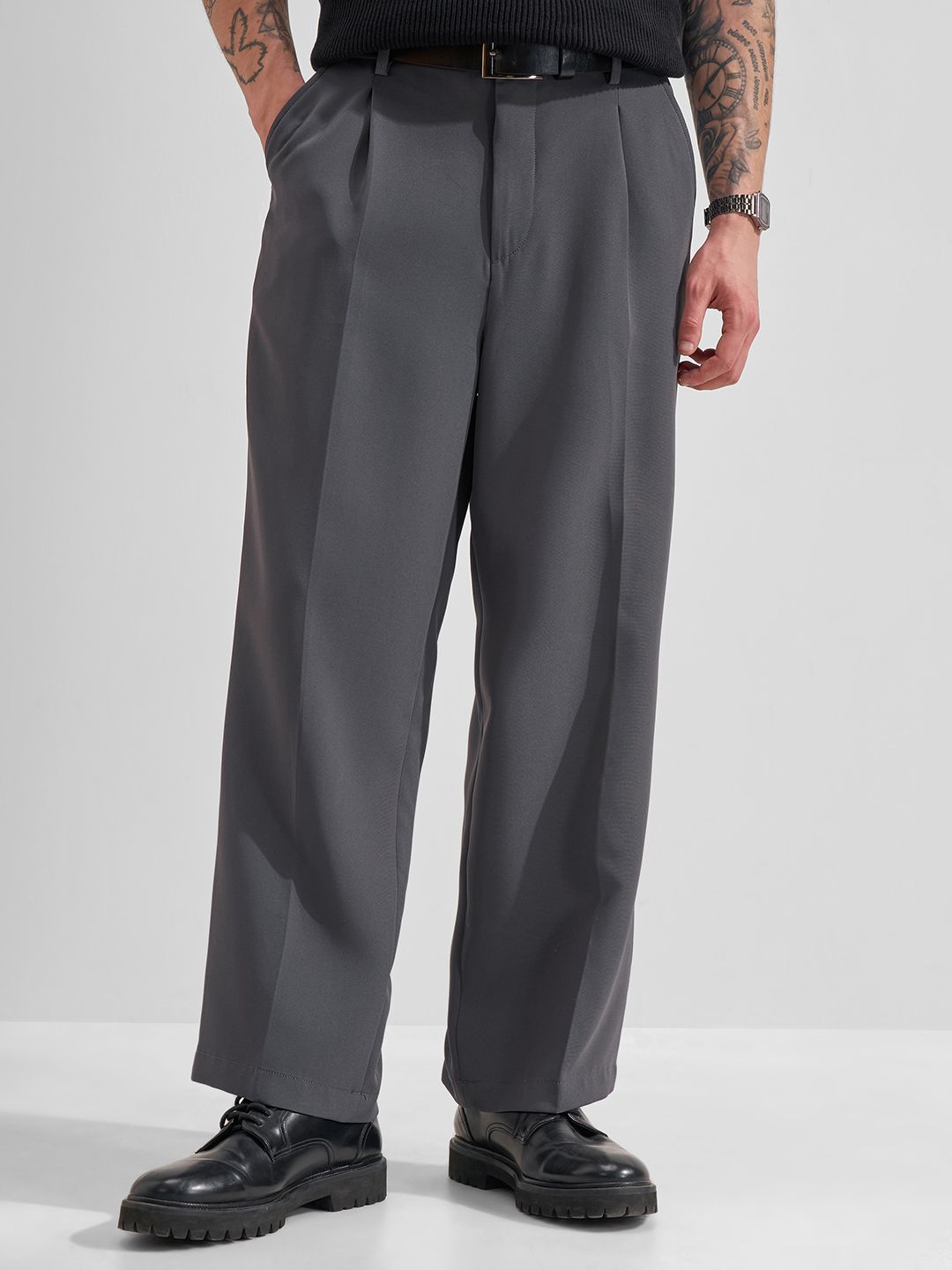 HIGHLANDER Men Pleated Trousers