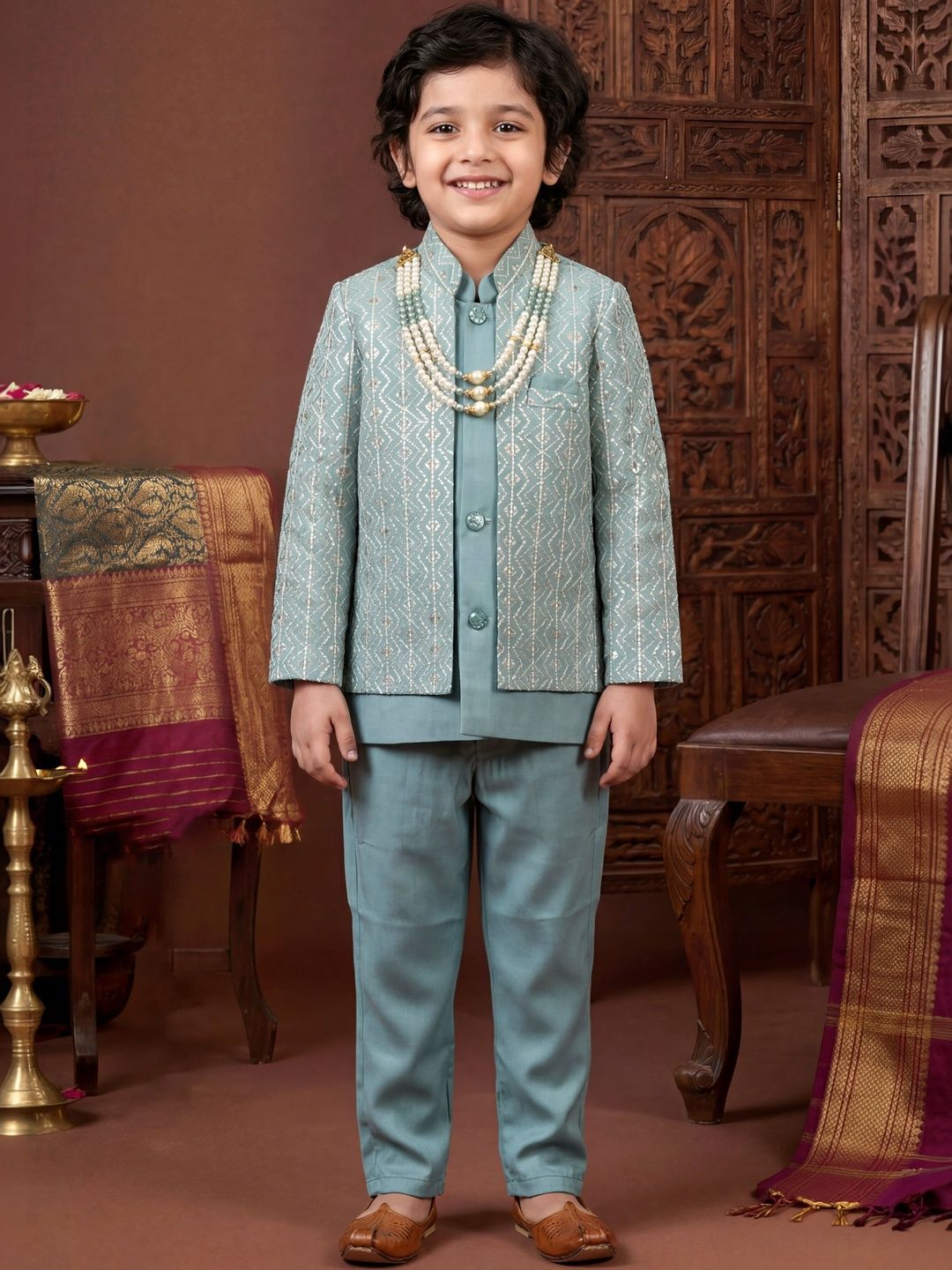 BT DEZINES Boys Embroidered Mandarin Collar Sherwani