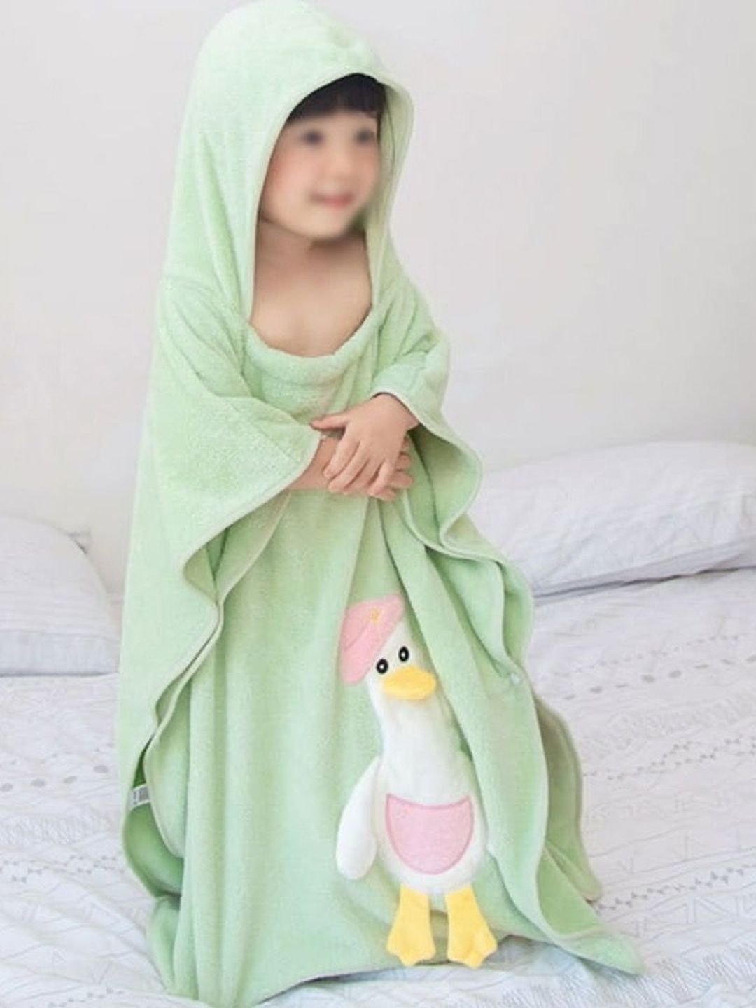 DIVYAM - JOY OF COMFORT Green & Green 1 Printed 450 GSM Bath Towel