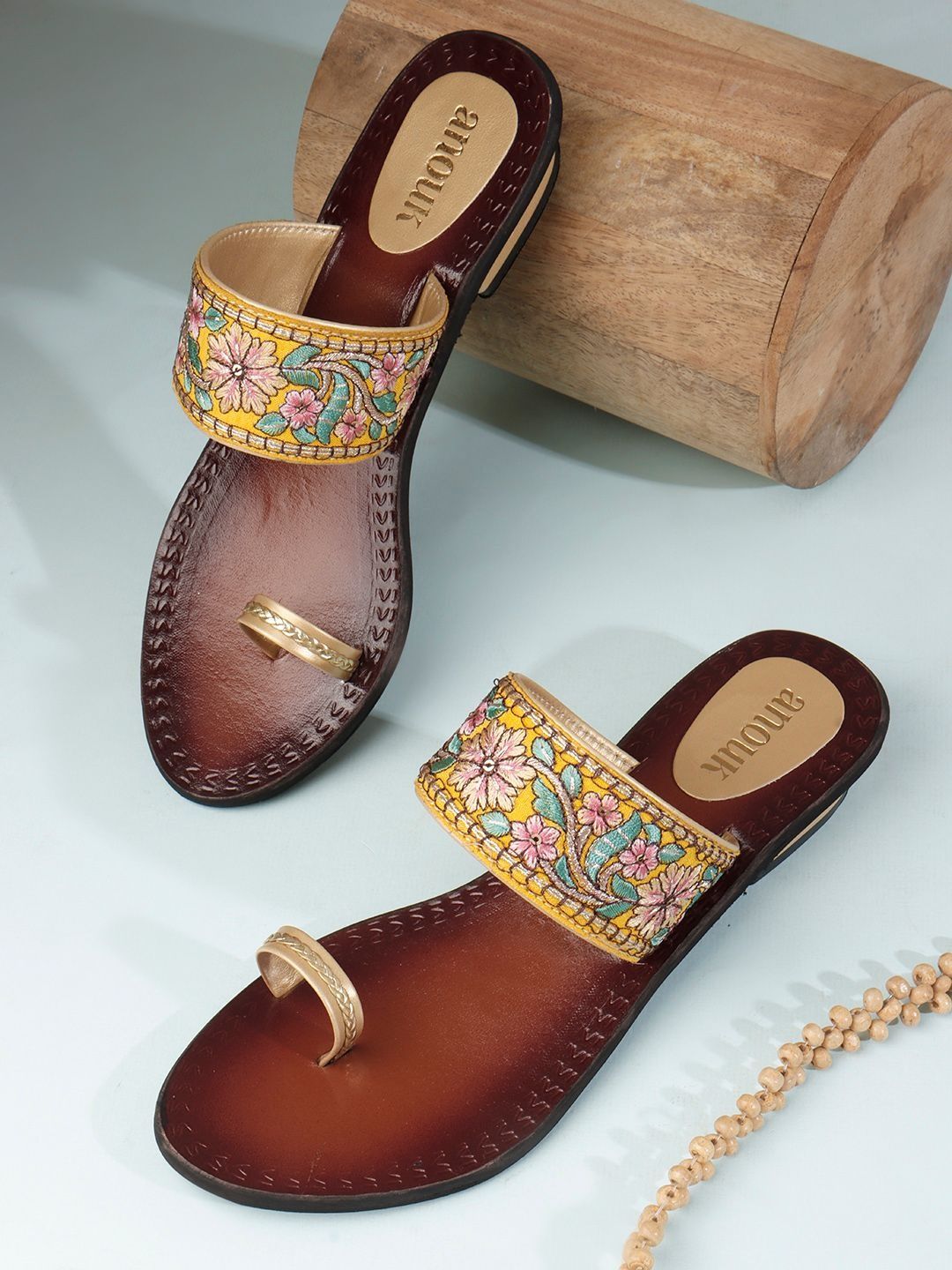 Anouk Anouk Embroidered Leather Block Sandals