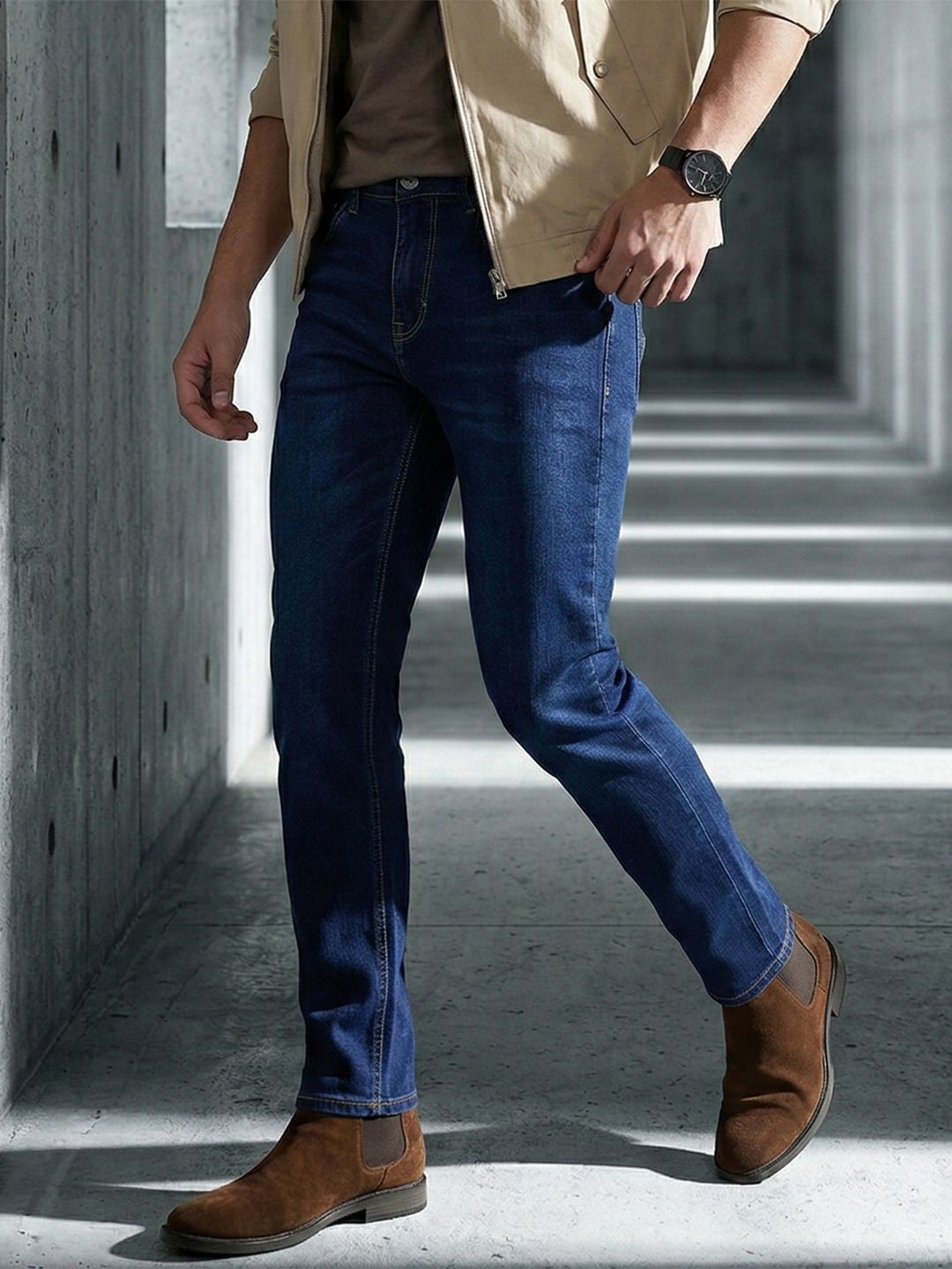 The Roadster Life Co. Men Slim Fit Light Fade Stretchable Jeans With Bag