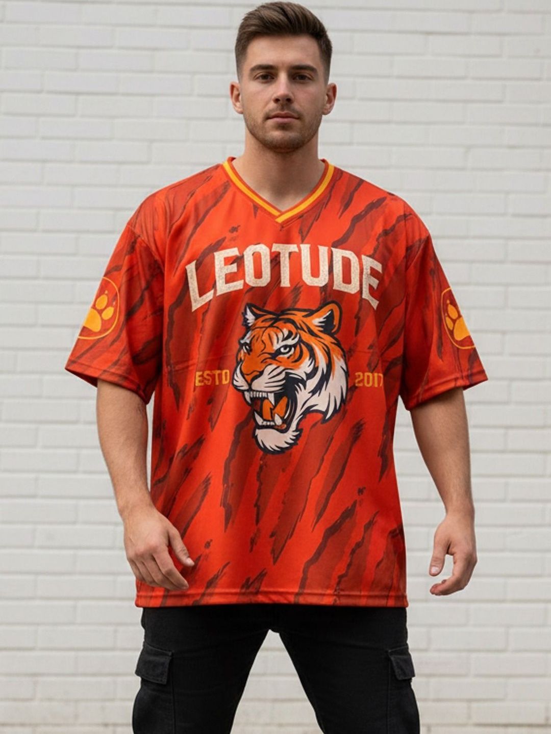 Leotude Leotude Men Printed V-Neck Cotton T-shirt
