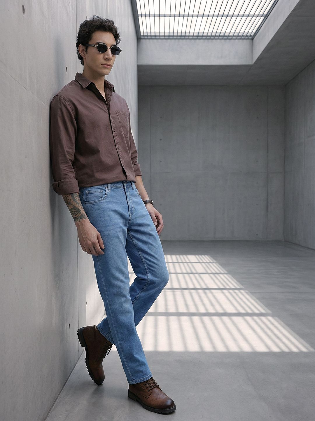 The Roadster Life Co. Men Straight Fit Light Fade Stretchable Jeans