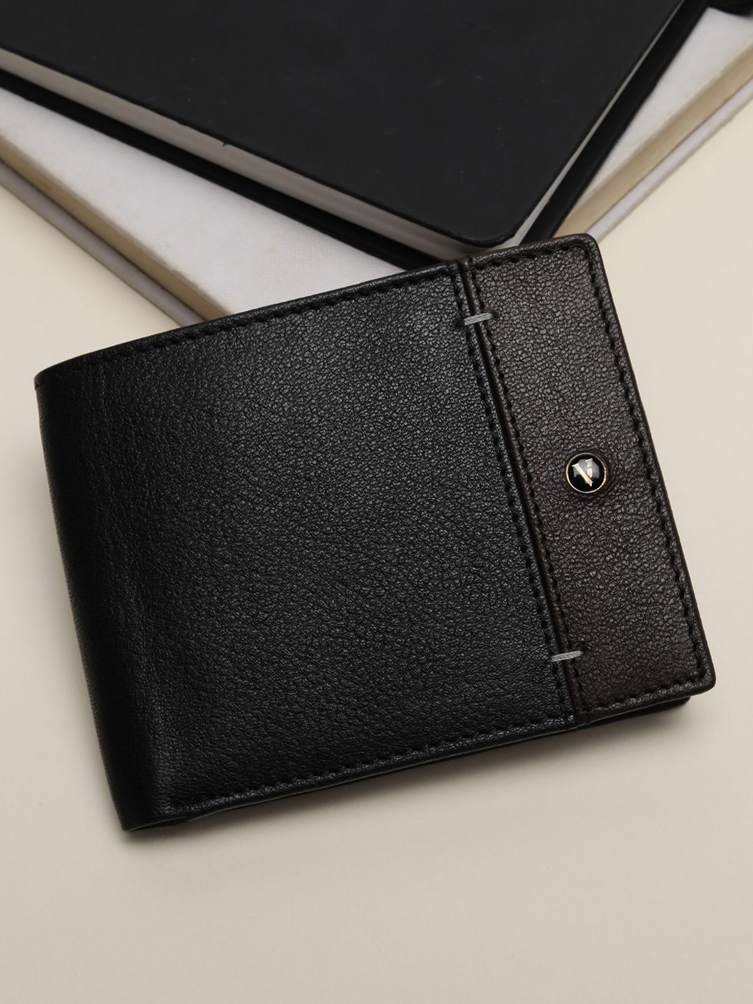 Van Heusen Men Colourblocked Leather Wallets
