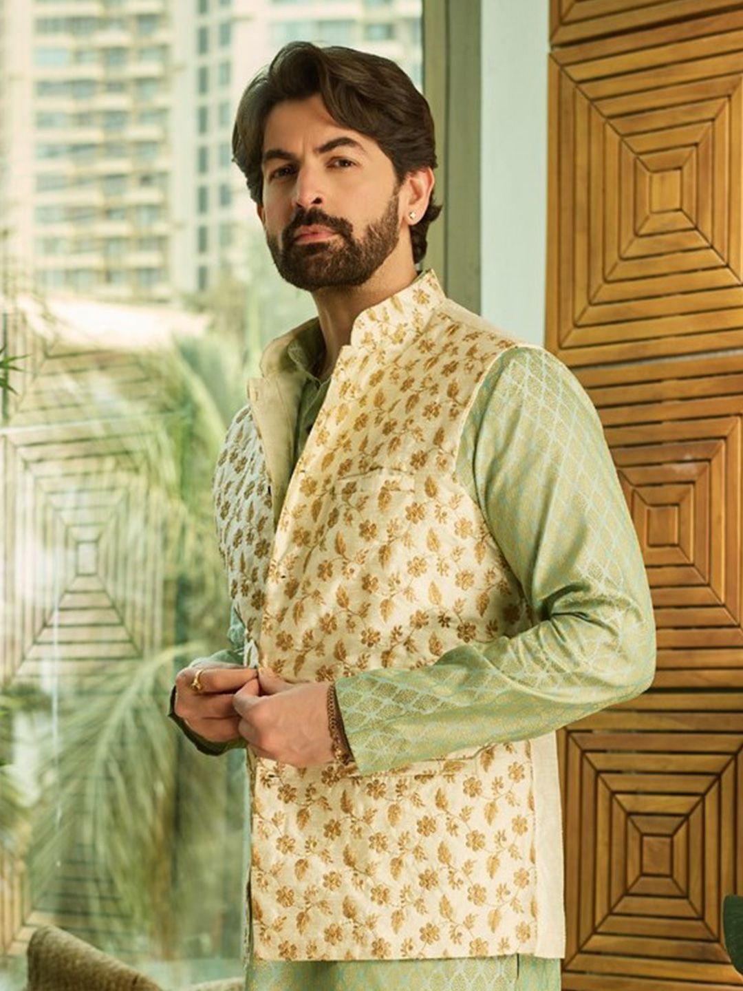 SOJANYA Men Cream-Coloured & Gold-Coloured Woven Design Nehru Jackets