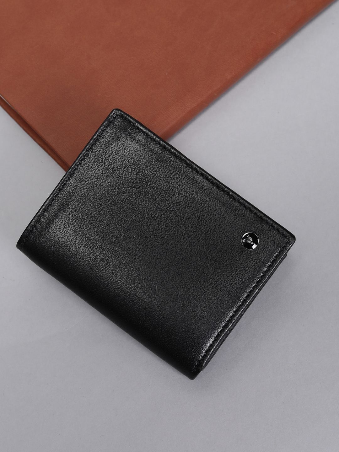 Van Heusen Men Textured Leather Wallets
