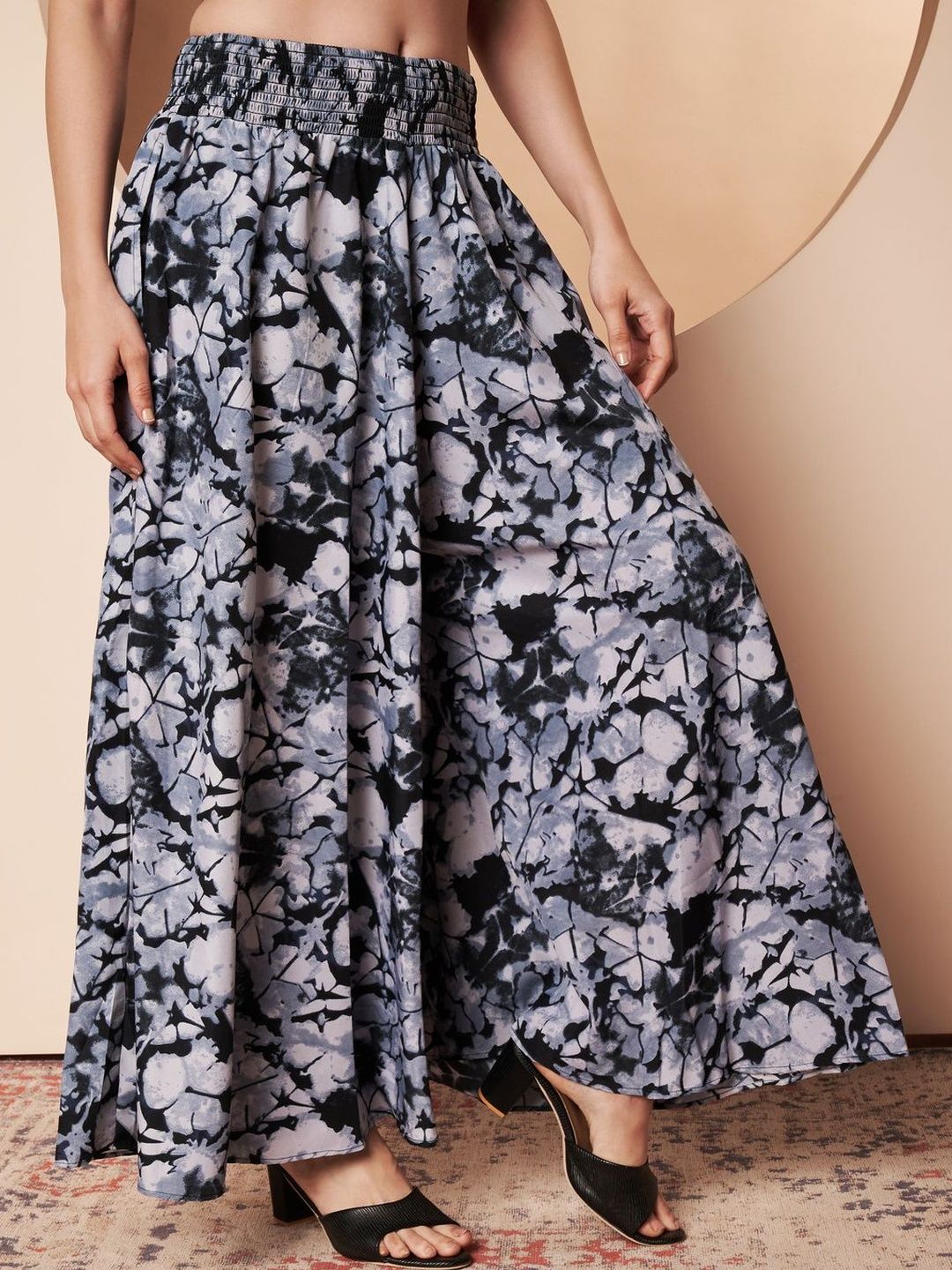 ZWERLON Women Printed Flared Palazzos