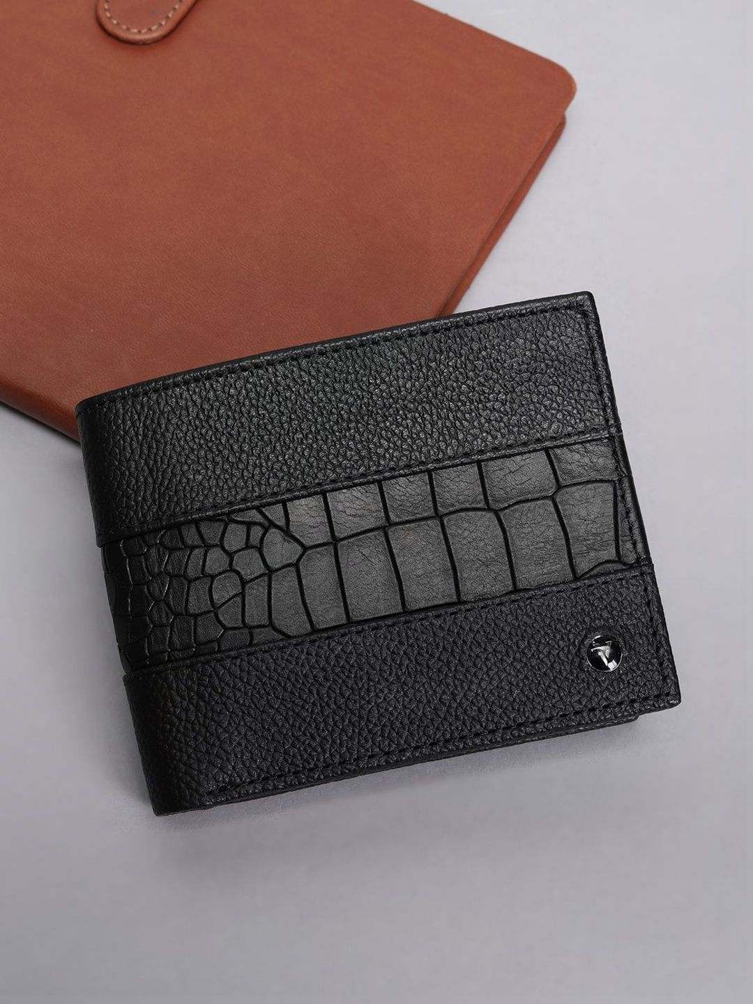 Van Heusen Men Textured Leather Wallets