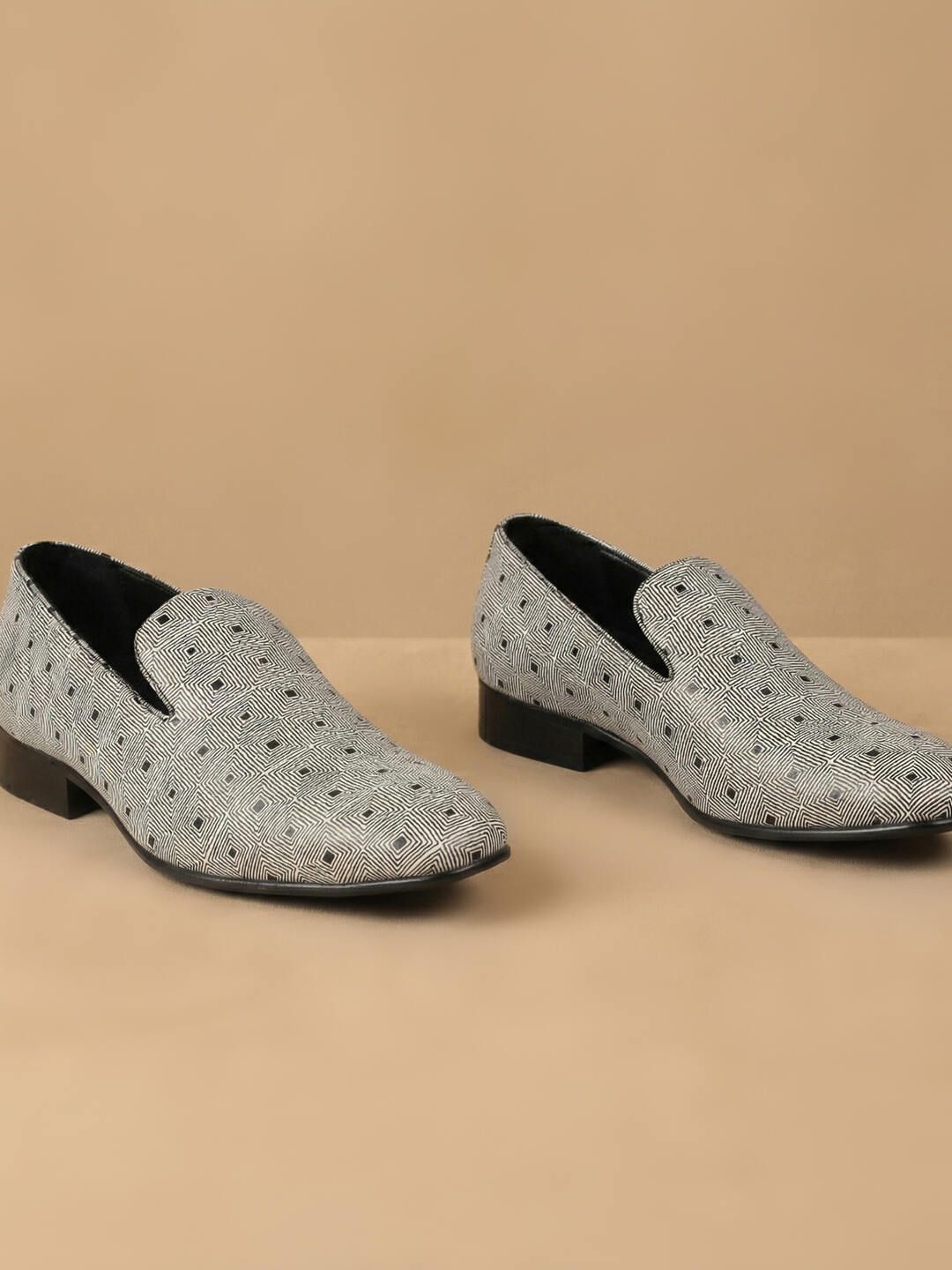Metro Men Textured Slip-On Formal Loafers