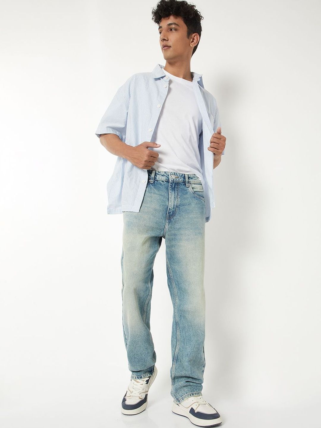 max Men Regular Fit Mid-Rise Stretchable Jeans