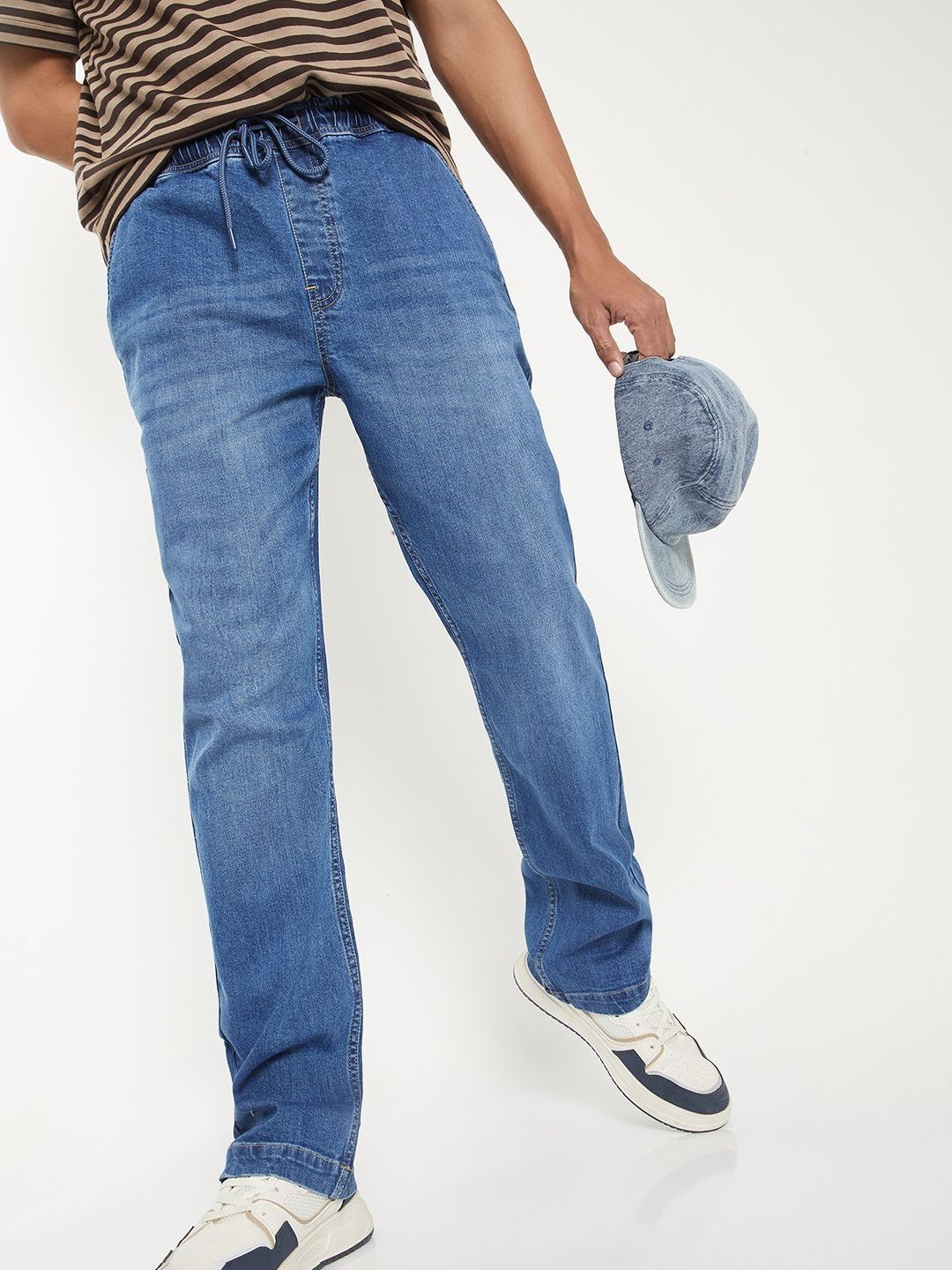 max Men Regular Fit Mid-Rise Stretchable Jeans