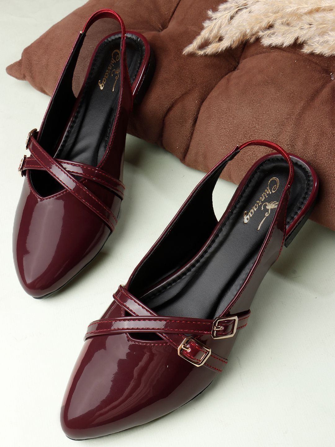 CHINRAAG Women Pointed Toe Mules