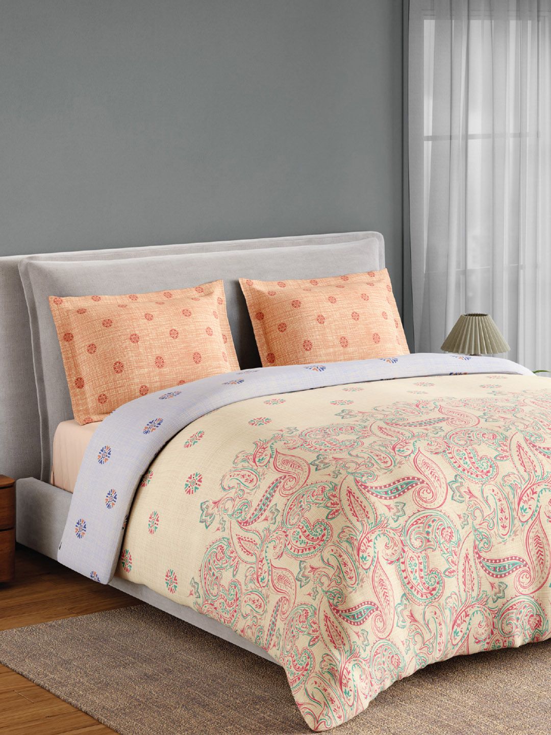 SPACES SPACES Cream-Coloured 144 TC Bedsheet with 2 Pillow Covers