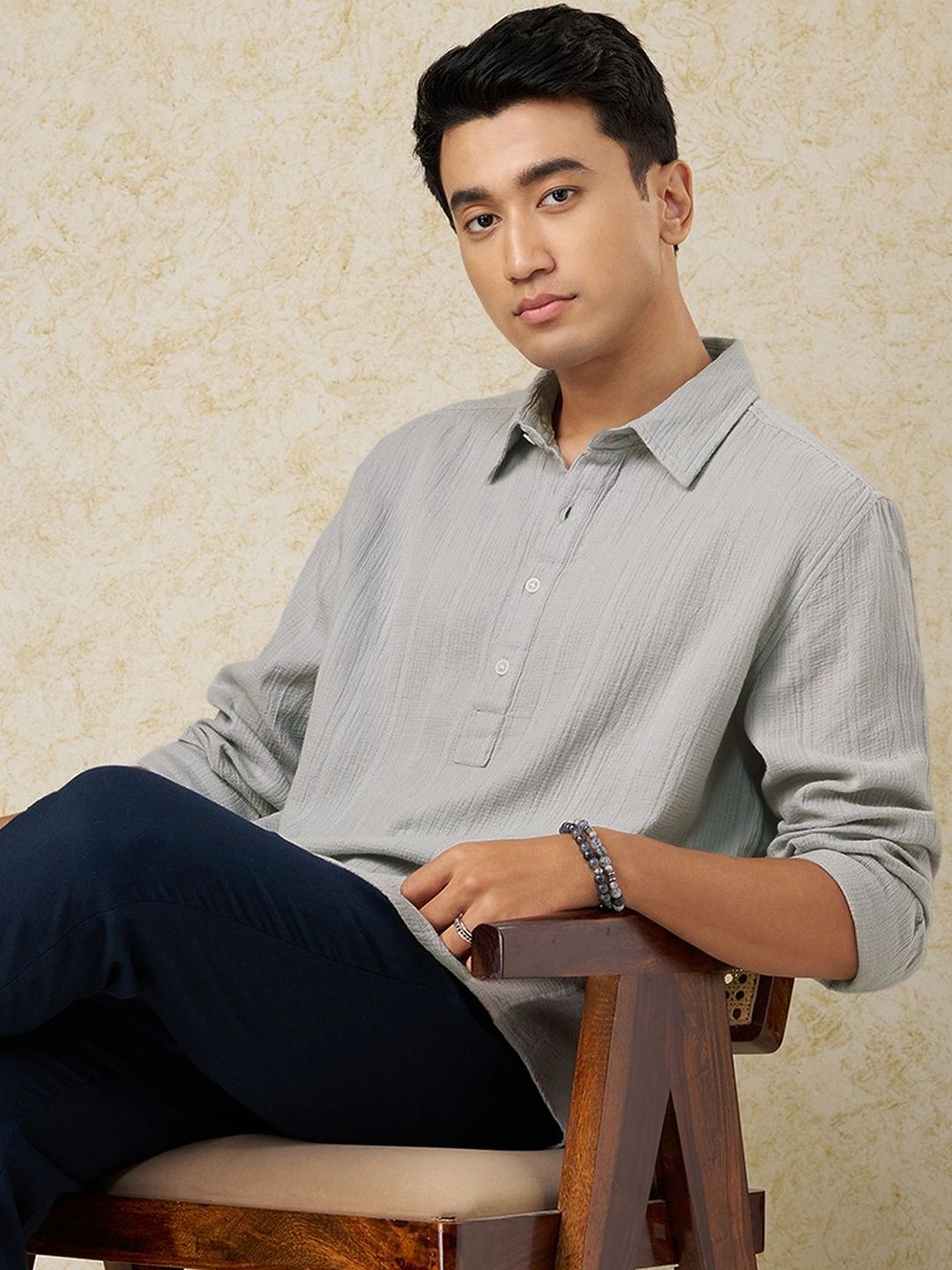 7 Alt by Pantaloons Grey Textured Relaxed Pop-over Shirt