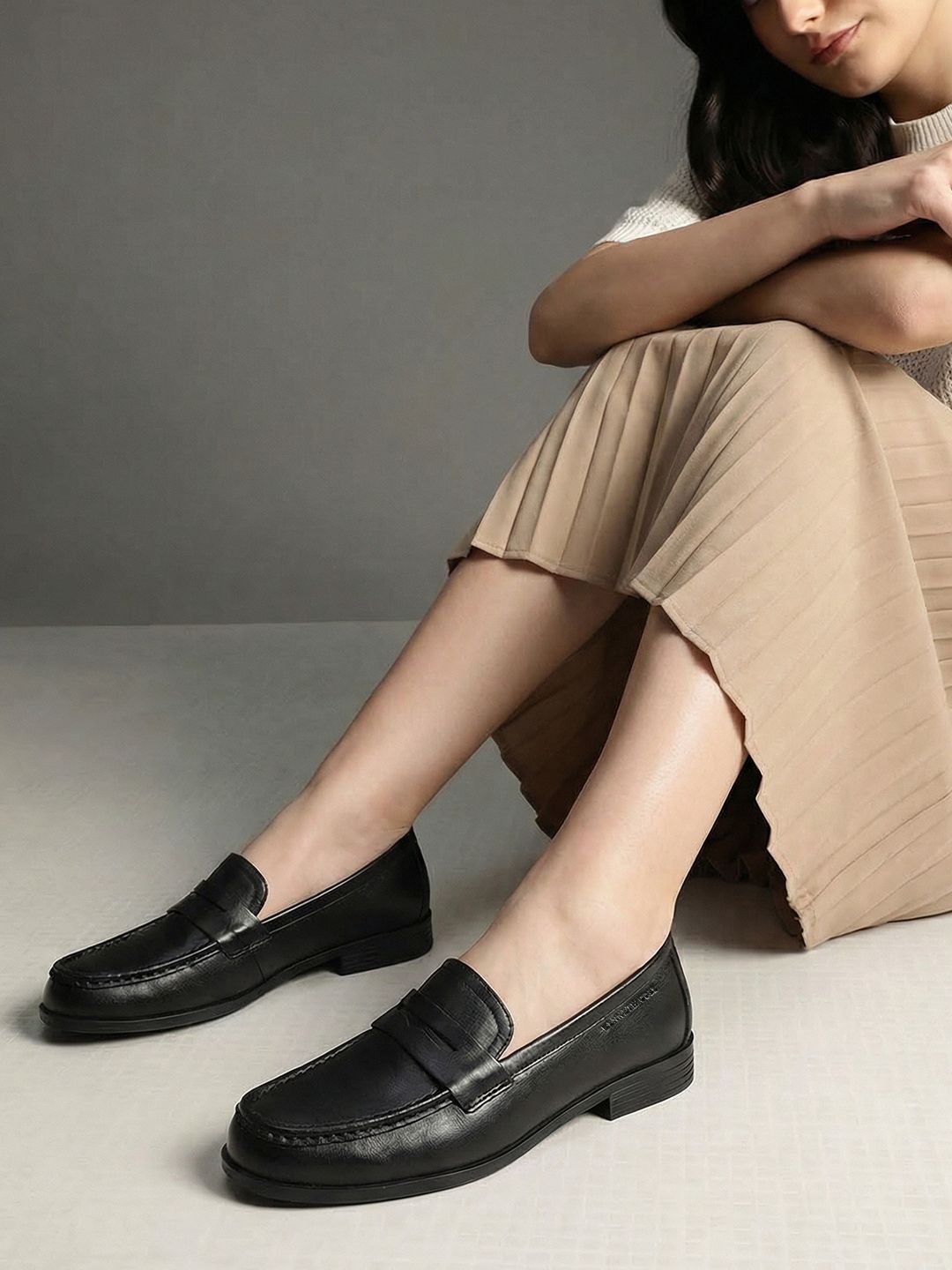 Kenneth Cole Women Leather Penny Loafers
