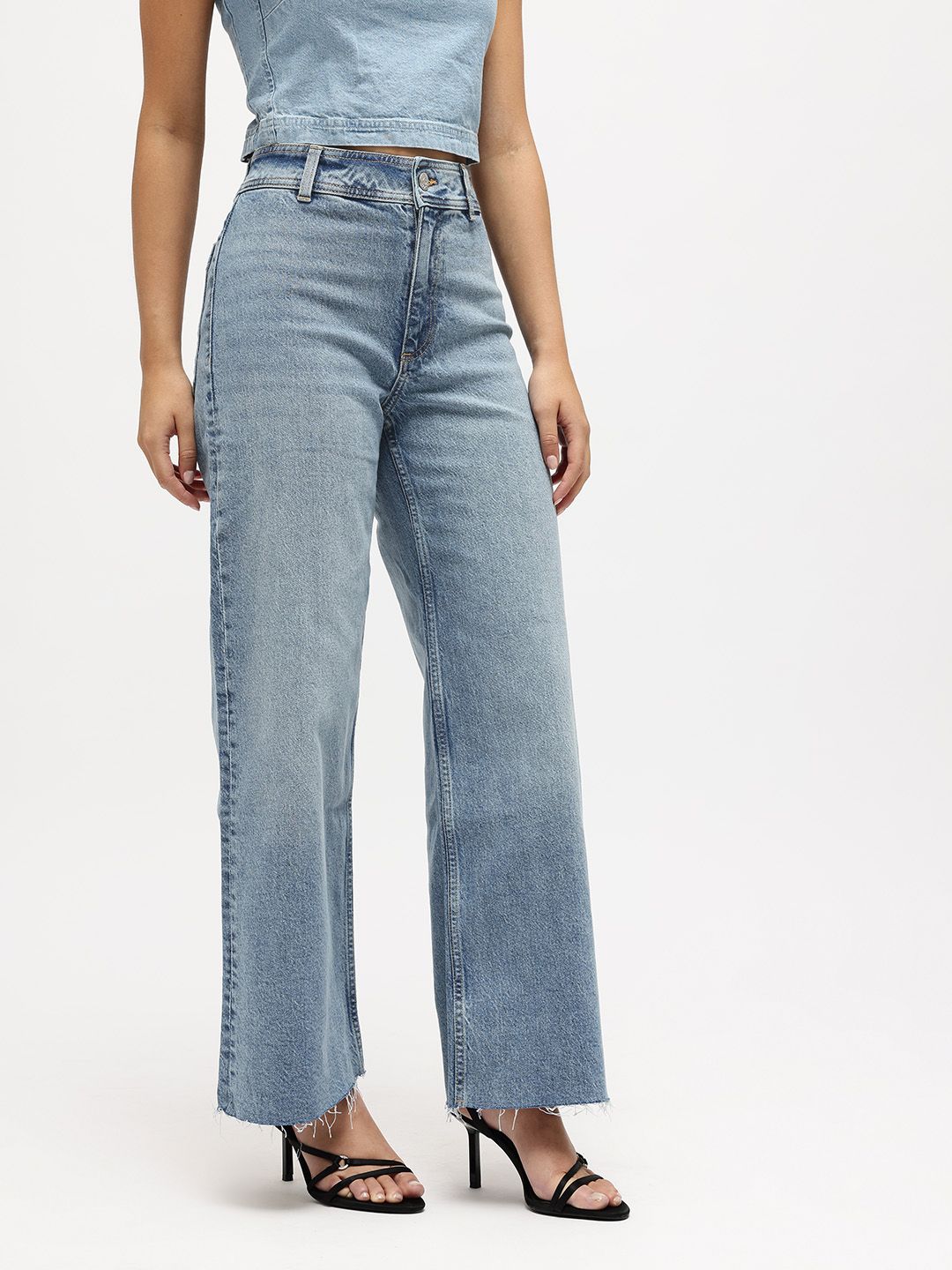 SHE CATHERIN Relaxed Fit Heavy Fade Raw Edge Jeans