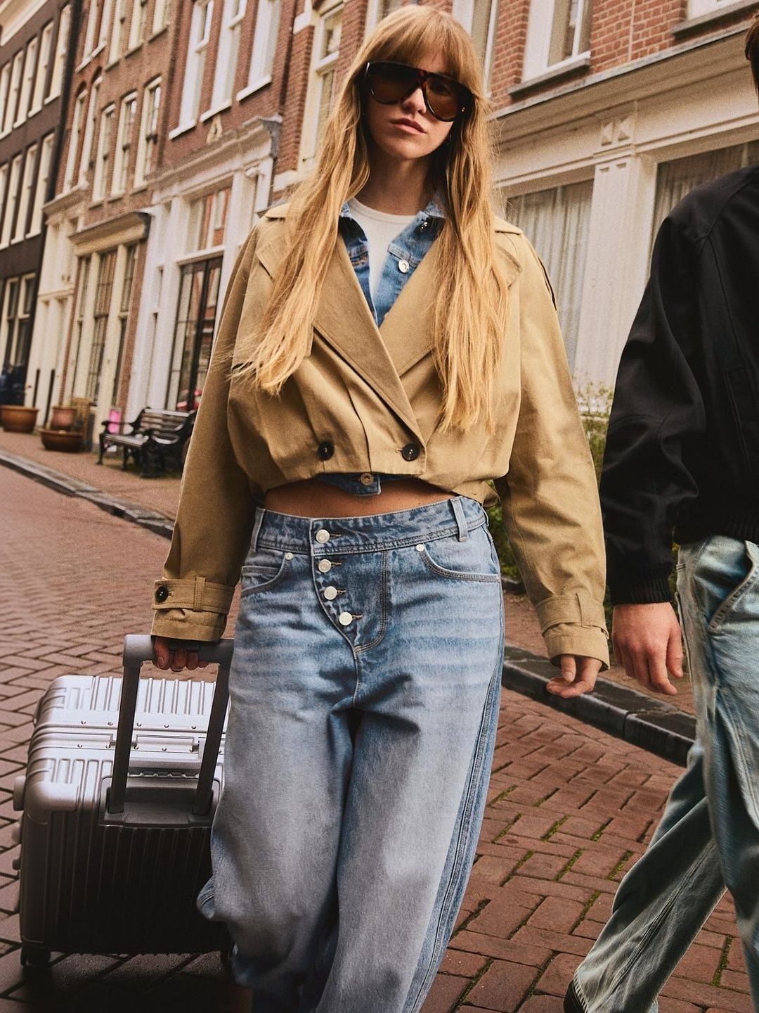 Low-rise Pure Cotton Wide-leg Barrel Jeans With Front Buttons