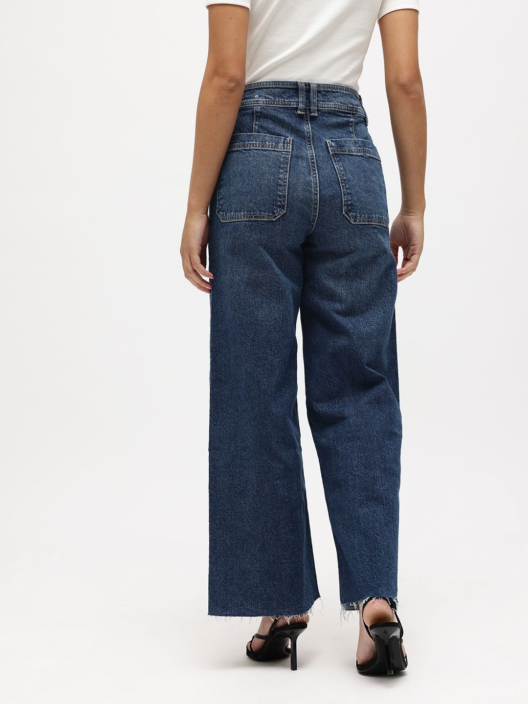 SHE CATHERIN Relaxed Fit Light Fade Raw Edge Jeans