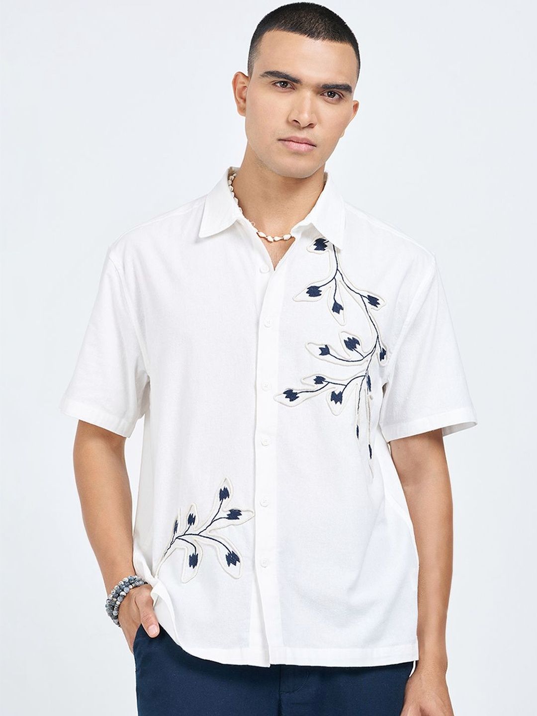 7 Alt by Pantaloons White Floral Embroidered Relaxed Fit Half Sleeve Shirt
