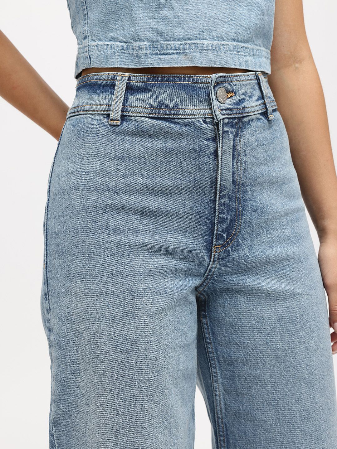 SHE CATHERIN Relaxed Fit Heavy Fade Raw Edge Jeans