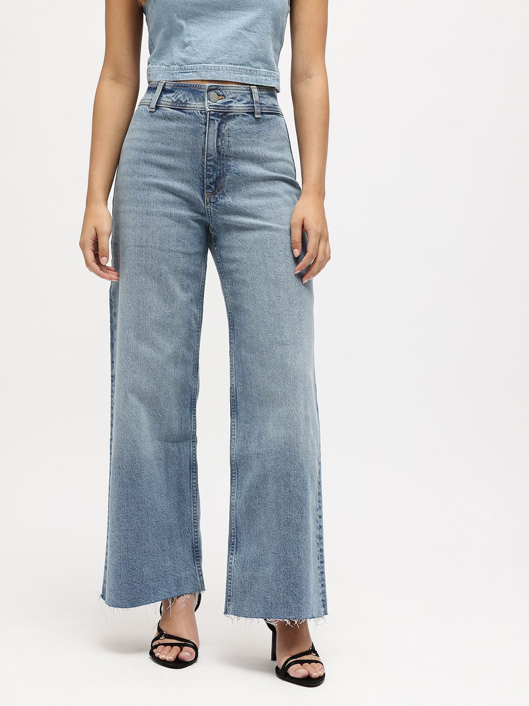 SHE CATHERIN Relaxed Fit Heavy Fade Raw Edge Jeans