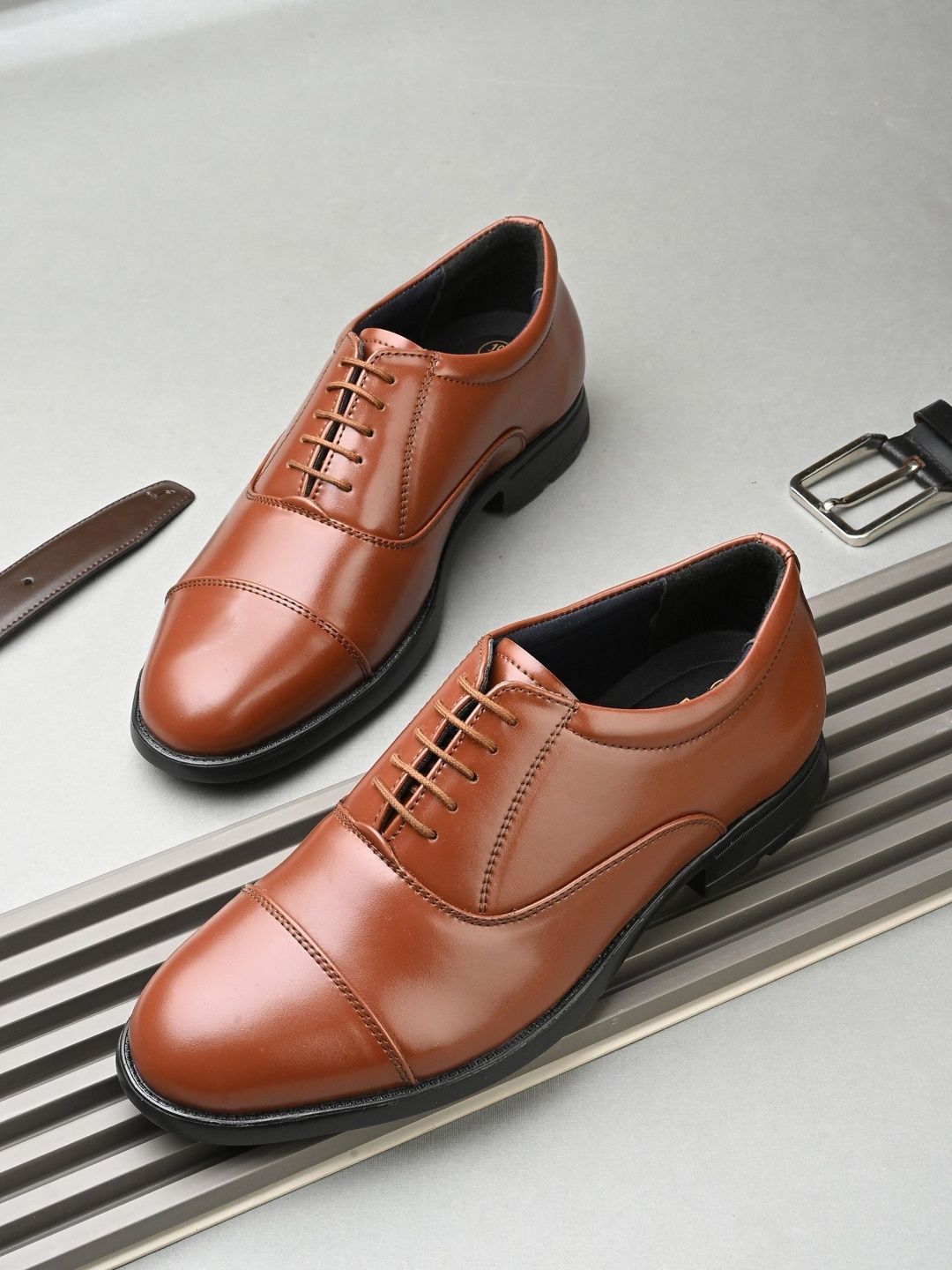 Eego Italy Men Light Weight Padded Formal Oxfords