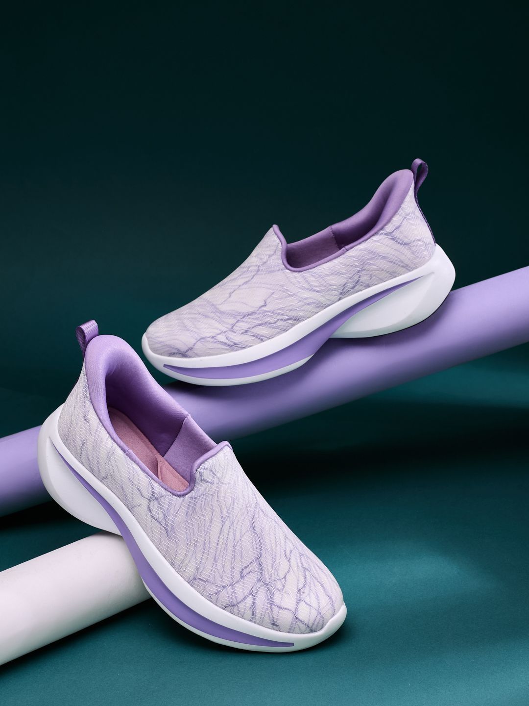 Campus GRASP Women Mesh Walking Non-Marking Shoes
