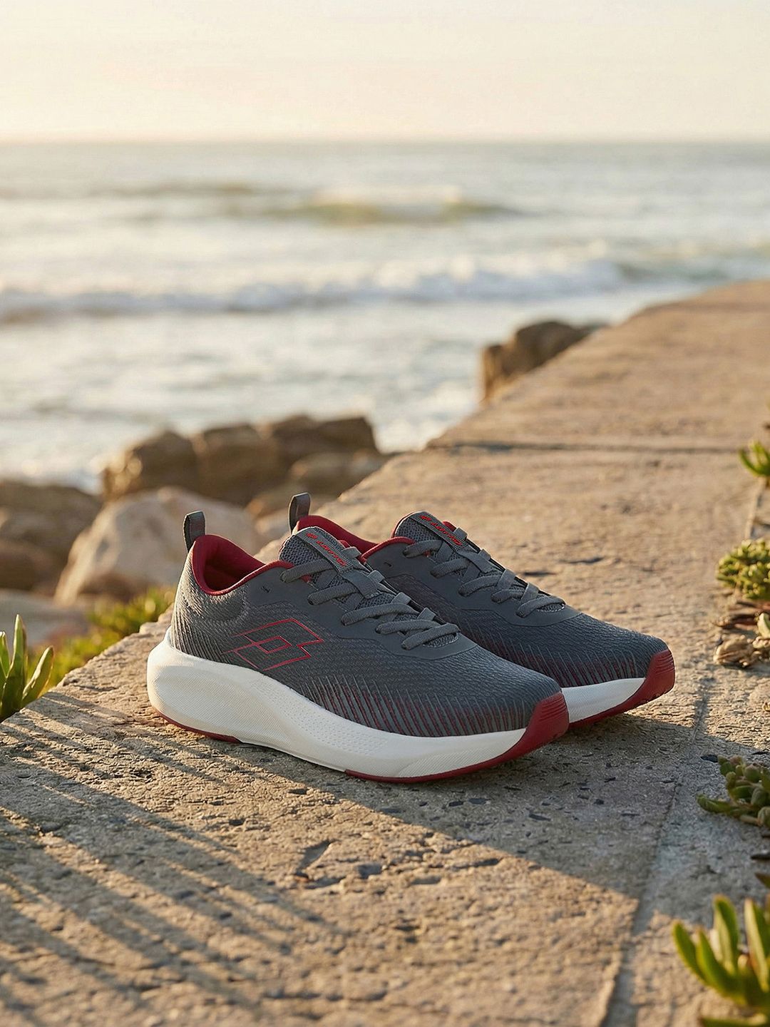 Lotto Men Strikerun Grey Running Shoes