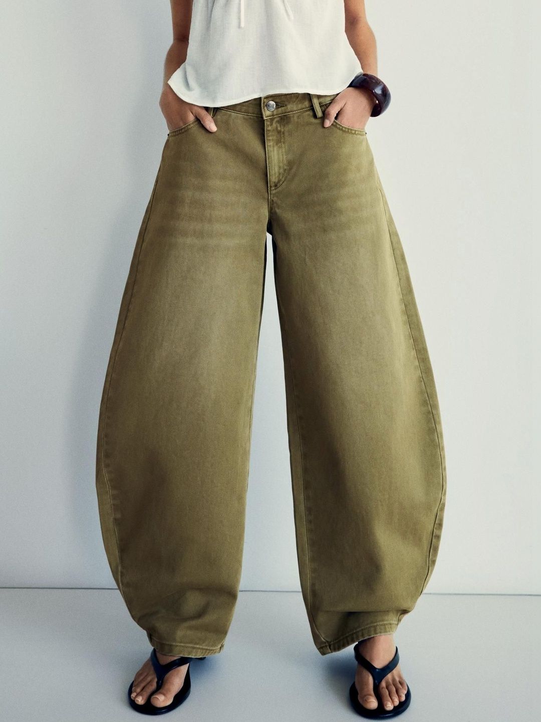 Mid Rise Regular Fit Cotton Barrel Jean