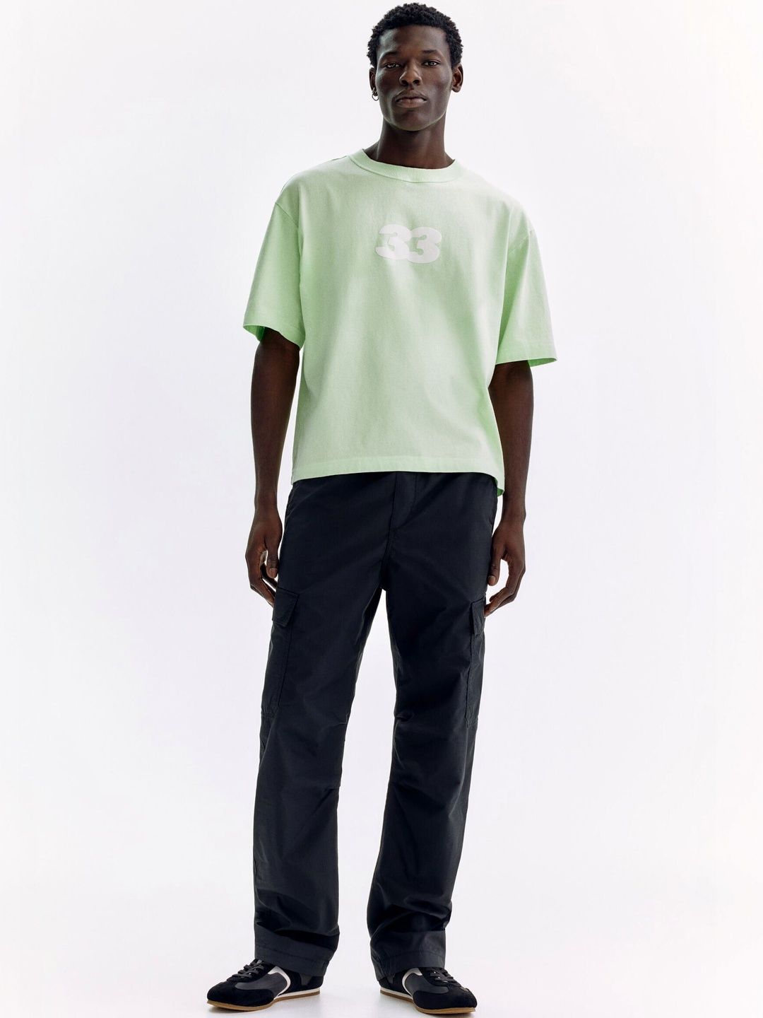 H&M Regular Fit Cargo Trousers deal from myntra H&M Regular Fit Cargo Trousers deal from myntra