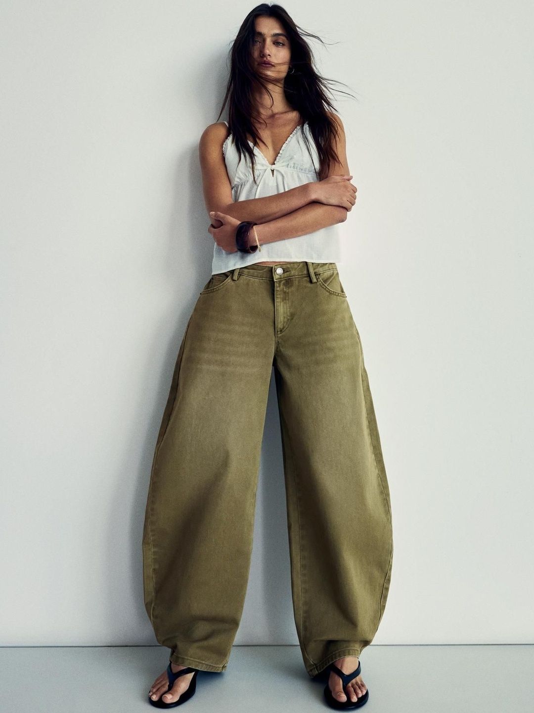Mid Rise Regular Fit Cotton Barrel Jean