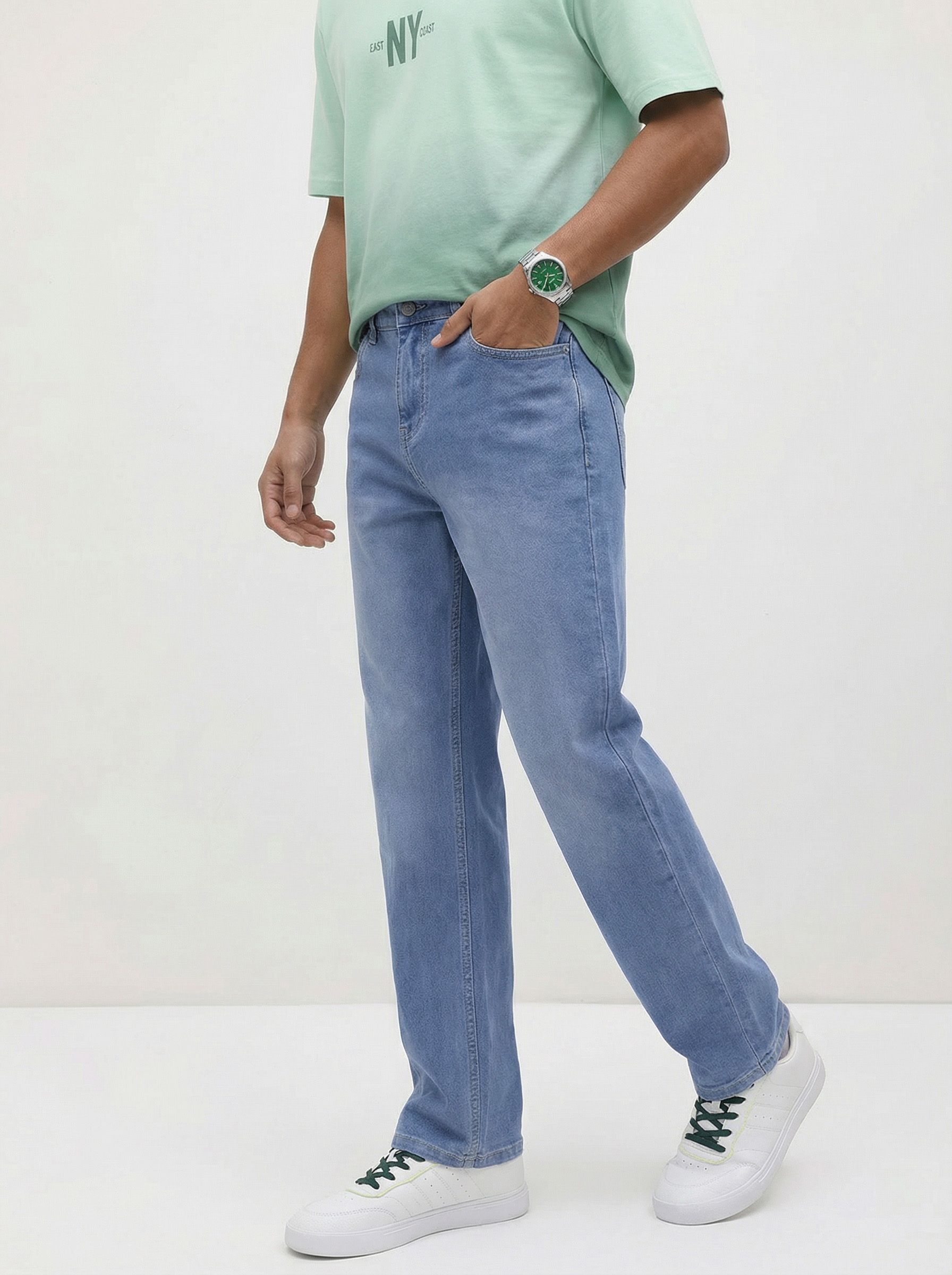 The Roadster Life Co. Men Relaxed Fit Mid-Rise Light Fade Stretchable Jeans