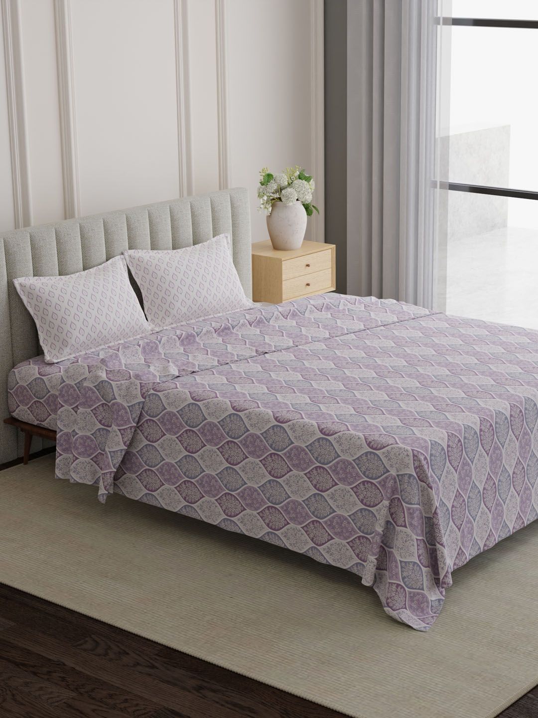 Boutique Living India Boutique Living India Purple Floral 152 TC King Bedsheet with 2 Pillow Covers
