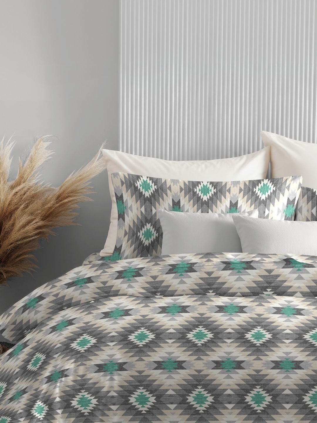 The Happy Pod Grey & Green Geometric Cotton 4 Piece Double King Superfine Bedding Set