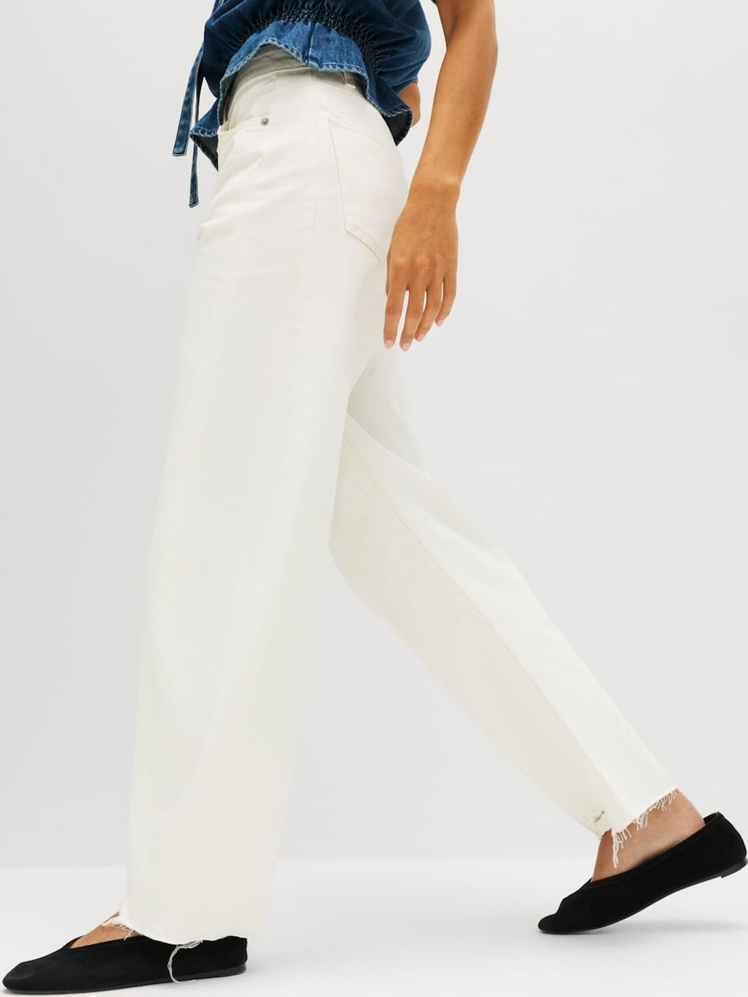 Mid Rise Barrel Jeans